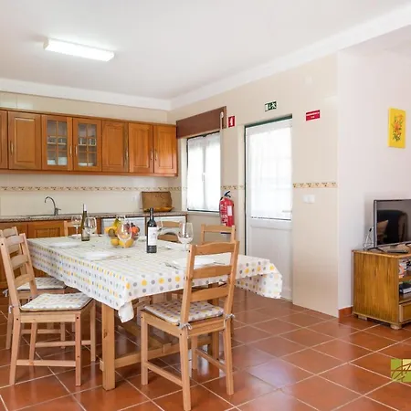 Tilli'n'joe's Nature House *